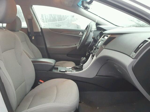 5NPEB4AC8DH552970 - 2013 HYUNDAI SONATA GLS SILVER photo 5