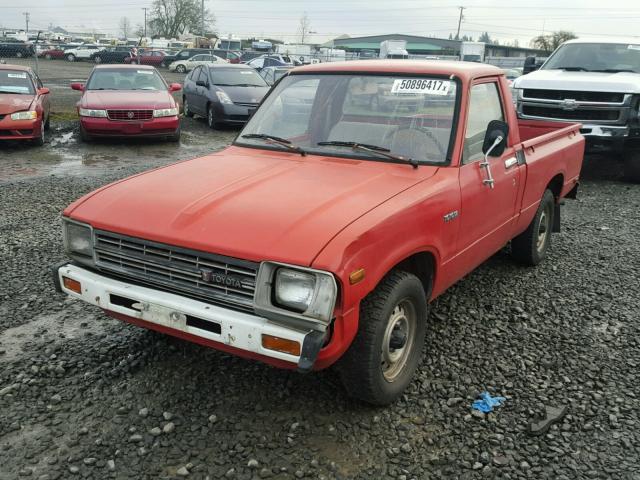 JT4RN34R3C0049121 - 1982 TOYOTA PICKUP 1/2 RED photo 2