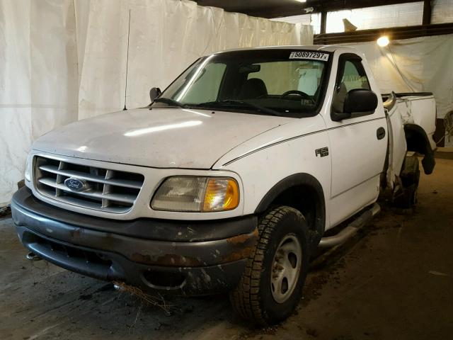 2FTRF18223CA60229 - 2003 FORD F150 WHITE photo 2