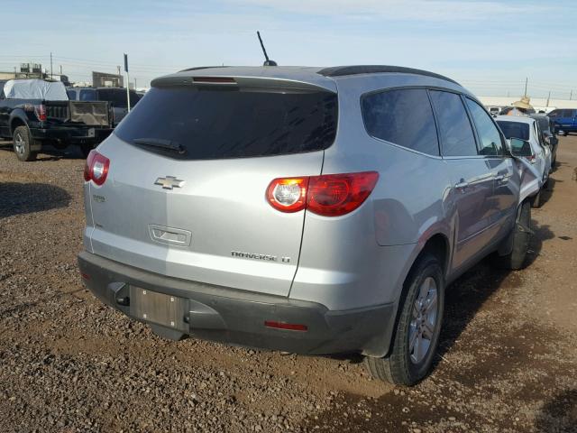 1GNKVGED1BJ388990 - 2011 CHEVROLET TRAVERSE L GRAY photo 4