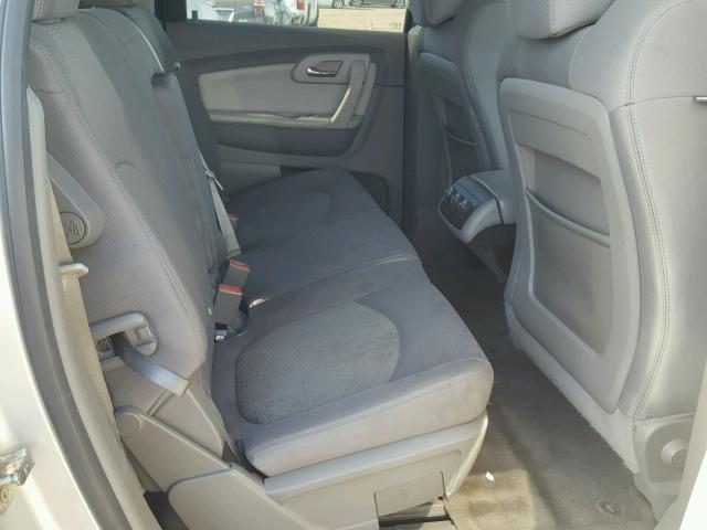 1GNKVGED1BJ388990 - 2011 CHEVROLET TRAVERSE L GRAY photo 6