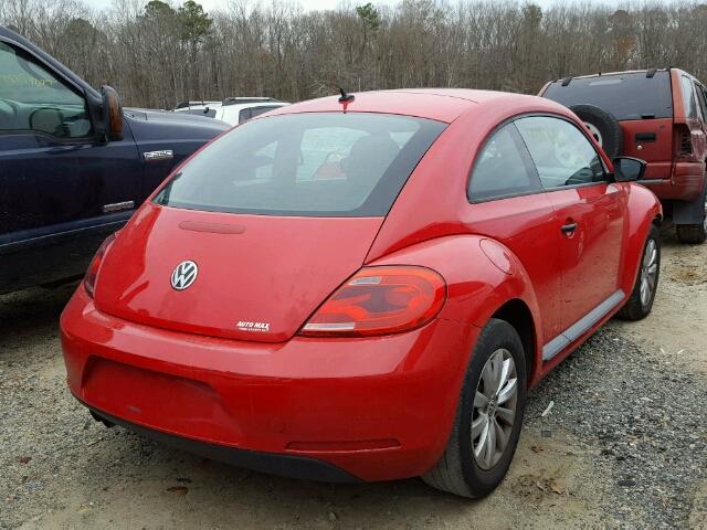 3VWFP7AT1DM633128 - 2013 VOLKSWAGEN BEETLE RED photo 4