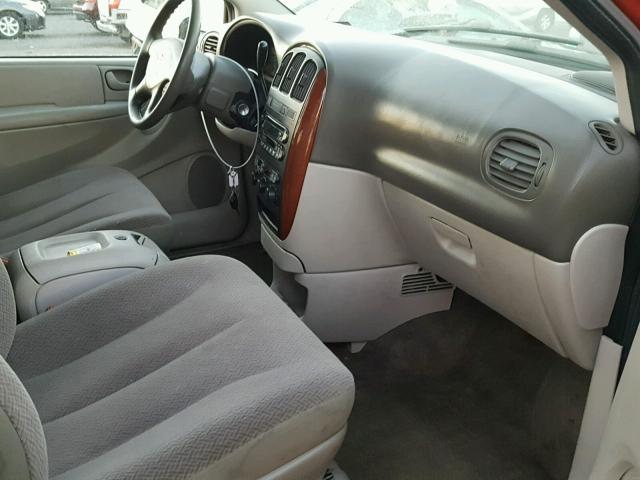 2A4GP44R17R330816 - 2007 CHRYSLER TOWN & COU RED photo 5