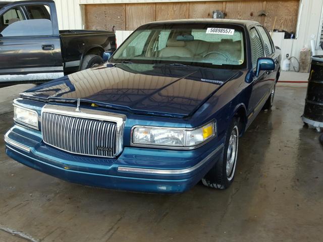 1LNLM81W4VY626240 - 1997 LINCOLN TOWN CAR E GREEN photo 2