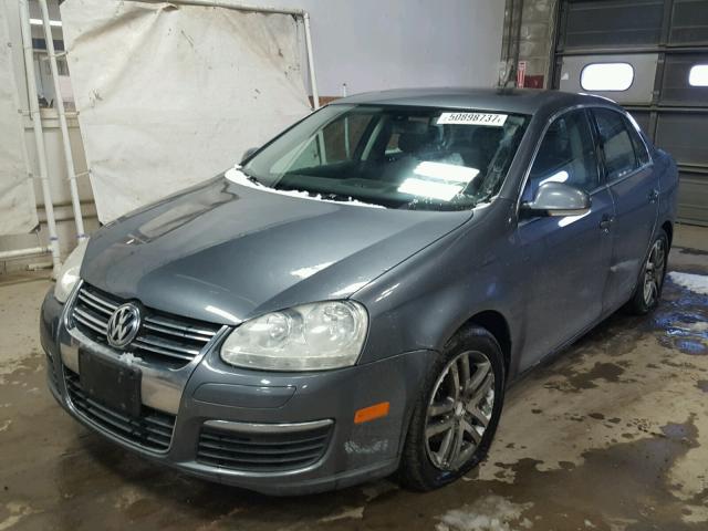 3VWSF71K15M604111 - 2005 VOLKSWAGEN NEW JETTA CHARCOAL photo 2