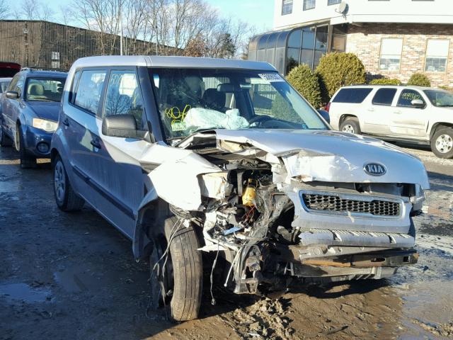 KNDJT2A15B7332606 - 2011 KIA SOUL SILVER photo 1