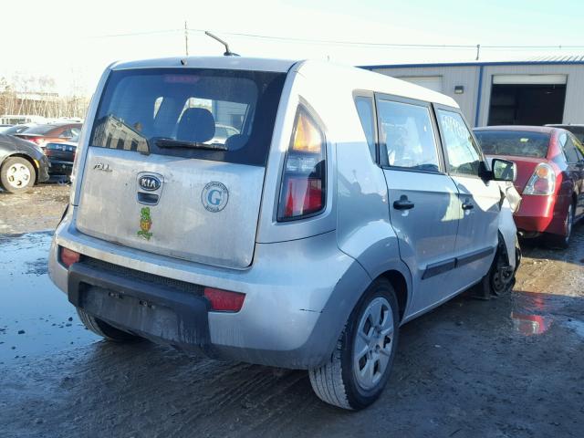 KNDJT2A15B7332606 - 2011 KIA SOUL SILVER photo 4