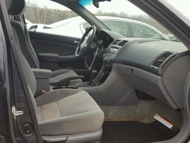 1HGCM56314A025913 - 2004 HONDA ACCORD LX GRAY photo 5