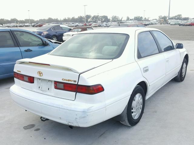 4T1BG22K8VU088922 - 1997 TOYOTA CAMRY CE WHITE photo 4