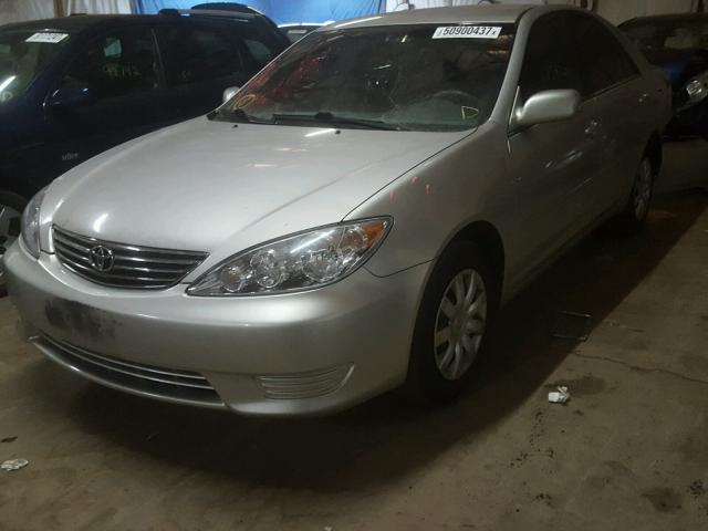 4T1BE30K86U708765 - 2006 TOYOTA CAMRY LE SILVER photo 2