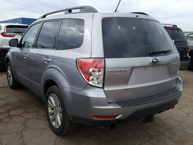 JF2SHBEC7BH711930 - 2011 SUBARU FORESTER L SILVER photo 3
