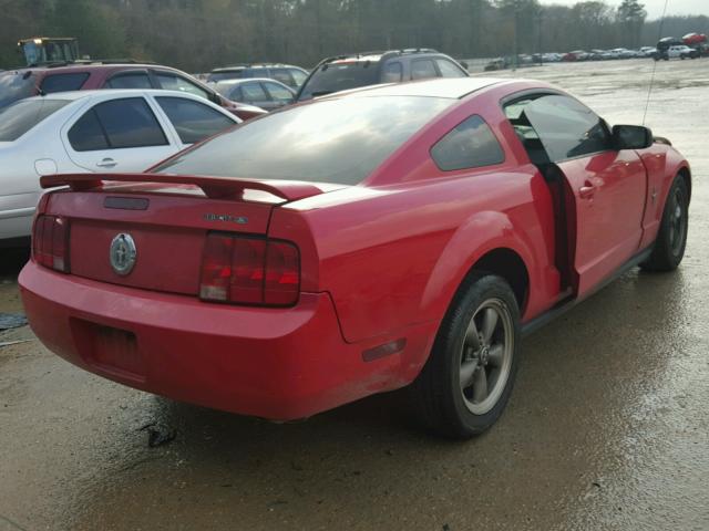 1ZVFT80N465240978 - 2006 FORD MUSTANG RED photo 4