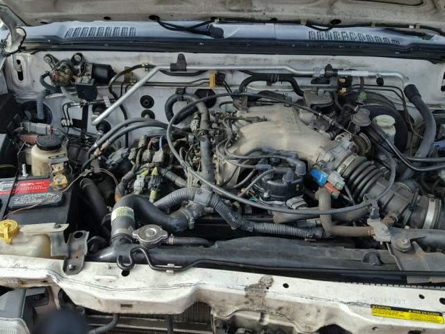 1N6ED27T0YC347227 - 2000 NISSAN FRONTIER C WHITE photo 7