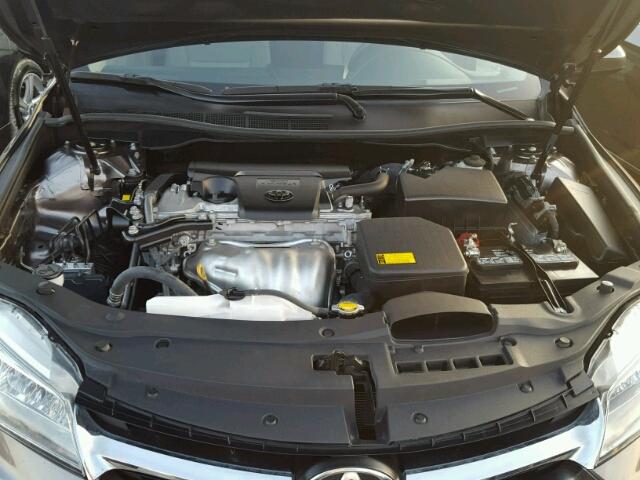 4T4BF1FK3FR500033 - 2015 TOYOTA CAMRY LE ნაცრისფერი ფოტო 7