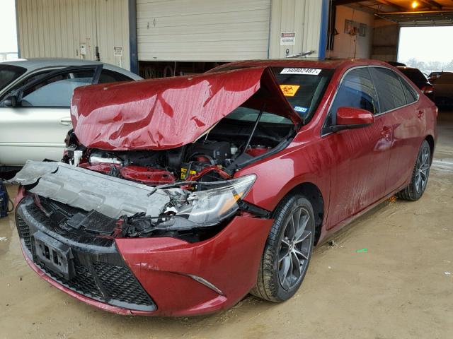 4T1BK1FK2FU556860 - 2015 TOYOTA CAMRY XSE MAROON photo 2