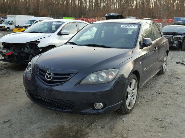 JM1BK343261534564 - 2006 MAZDA 3 HATCHBAC BLACK photo 2