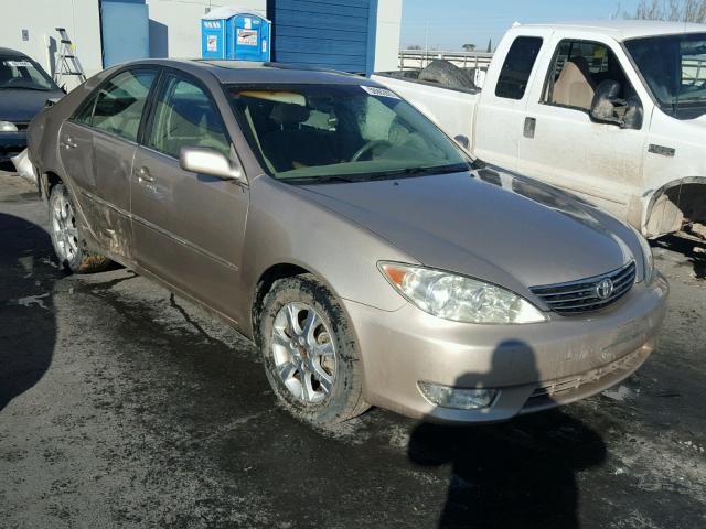 4T1BE32K05U959758 - 2005 TOYOTA CAMRY LE GOLD photo 1