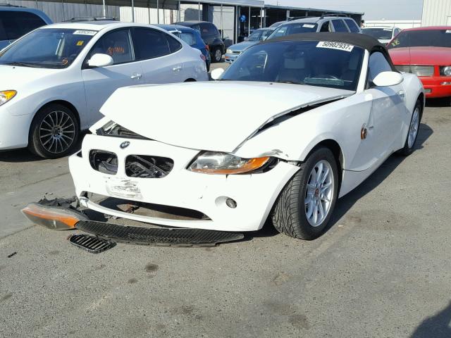 4USBT335X4LS52927 - 2004 BMW Z4 2.5 WHITE photo 2