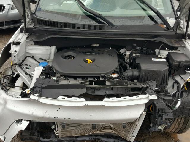 KNDJP3A53F7798862 - 2015 KIA SOUL + SILVER photo 7