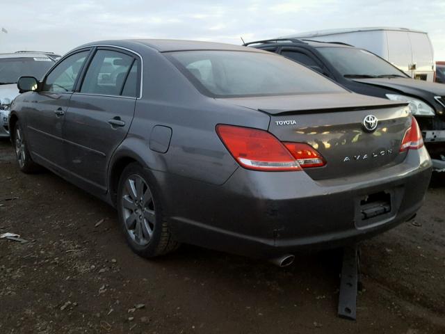 4T1BK36B97U206154 - 2007 TOYOTA AVALON XL GRAY photo 3