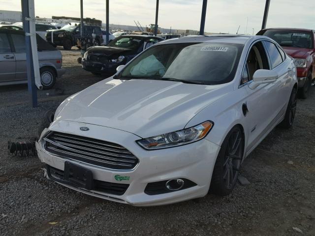 3FA6P0PU2FR298046 - 2015 FORD FUSION SE WHITE photo 2