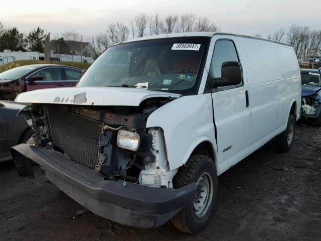 1GCGG29V851175098 - 2005 CHEVROLET EXPRESS G2 WHITE photo 2