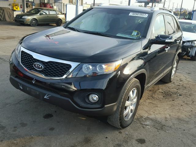 5XYKT4A65DG413655 - 2013 KIA SORENTO LX BLACK photo 2