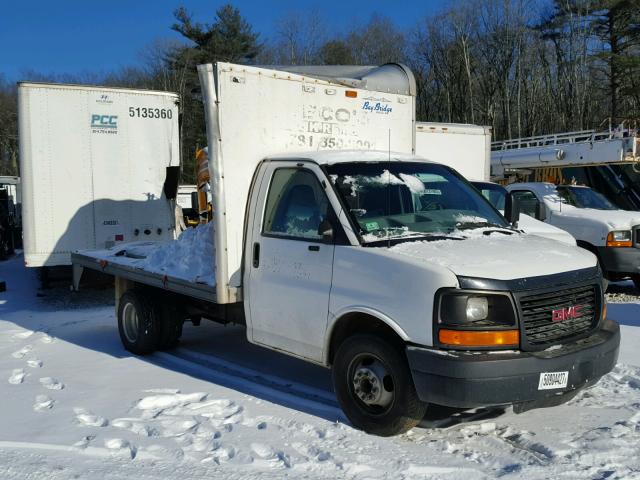 1GDJG31U941121804 - 2004 GMC SAVANA CUT WHITE photo 1