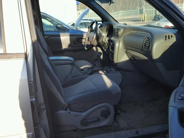 1GNET16S836187010 - 2003 CHEVROLET TRAILBLAZE GRAY photo 5