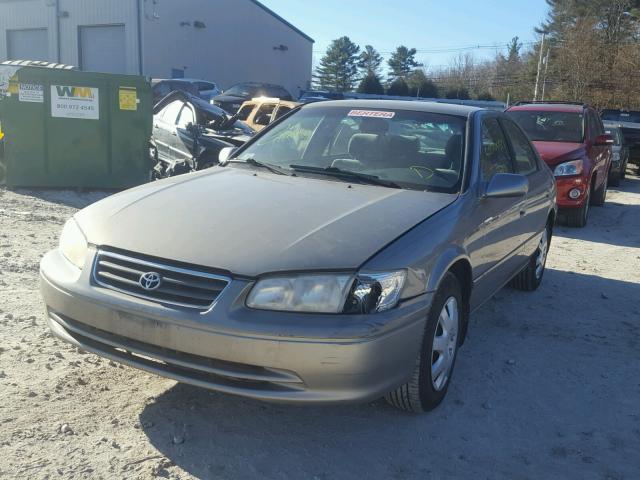 JT2BG22K4Y0415566 - 2000 TOYOTA CAMRY CE SILVER photo 2