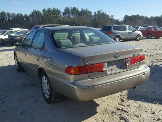 JT2BG22K4Y0415566 - 2000 TOYOTA CAMRY CE SILVER photo 3