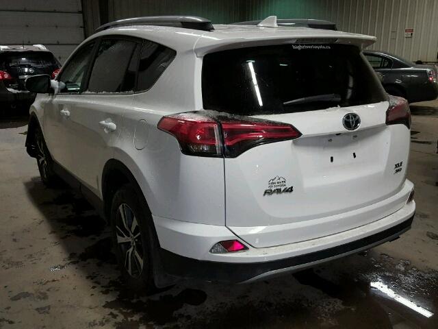 2T3RFREV5HW684601 - 2017 TOYOTA RAV4 XLE WHITE photo 3