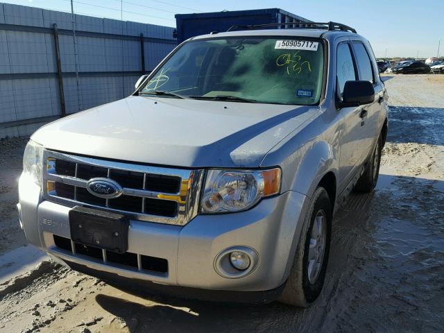 1FMCU03769KC25157 - 2009 FORD ESCAPE XLT WHITE photo 2