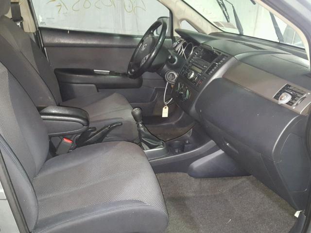 3N1BC13E88L390862 - 2008 NISSAN VERSA S GRAY photo 5