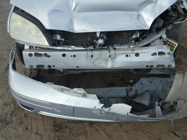 1FAHP34N46W214409 - 2006 FORD FOCUS ZX4 SILVER photo 9