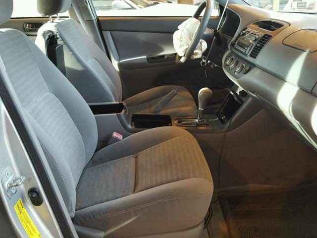 4T1BE30K45U013410 - 2005 TOYOTA CAMRY LE SILVER photo 5