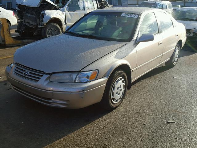 JT2BG22KXW0224991 - 1998 TOYOTA CAMRY CE GOLD photo 2