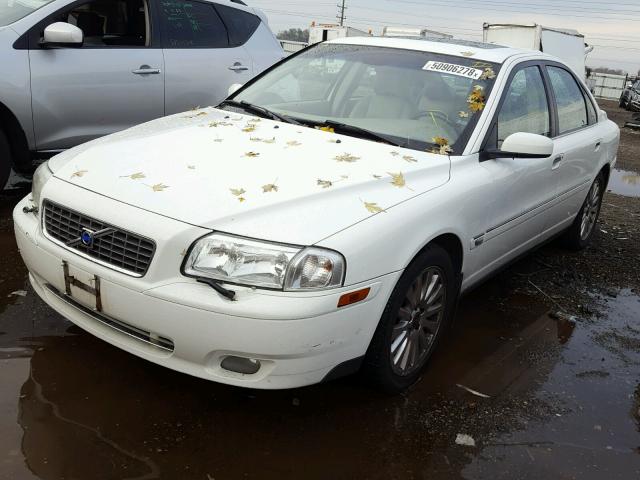 YV1TS911451395024 - 2005 VOLVO S80 T6 TUR WHITE photo 2