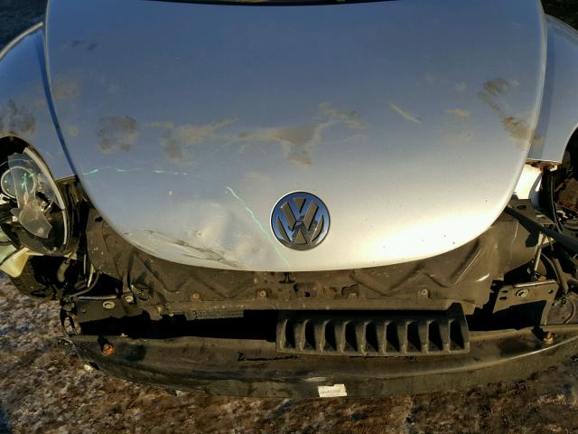 3VWRG31C76M412612 - 2006 VOLKSWAGEN NEW BEETLE ნაცრისფერი ფოტო 9