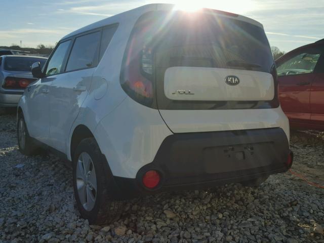 KNDJN2A28G7398111 - 2016 KIA SOUL WHITE photo 3