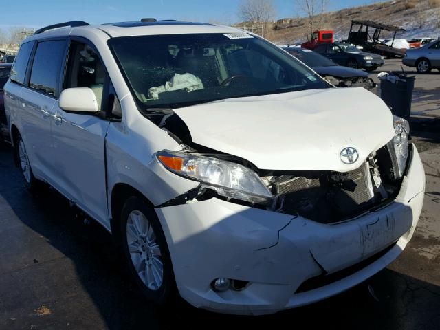 5TDDK3DC8BS026458 - 2011 TOYOTA SIENNA XLE WHITE photo 1