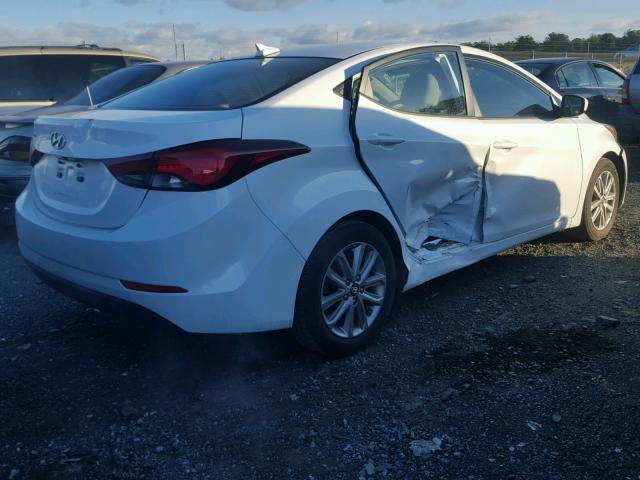 5NPDH4AE0GH661116 - 2016 HYUNDAI ELANTRA SE WHITE photo 4