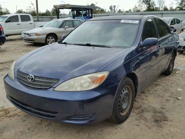 4T1BE32KX2U528419 - 2002 TOYOTA CAMRY LE BLUE photo 2