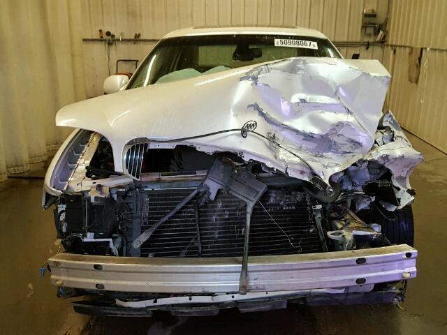 1G4CW54K344158685 - 2004 BUICK PARK AVENU WHITE photo 9