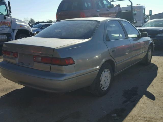 JT2BG22K2W0215556 - 1998 TOYOTA CAMRY CE BEIGE photo 4