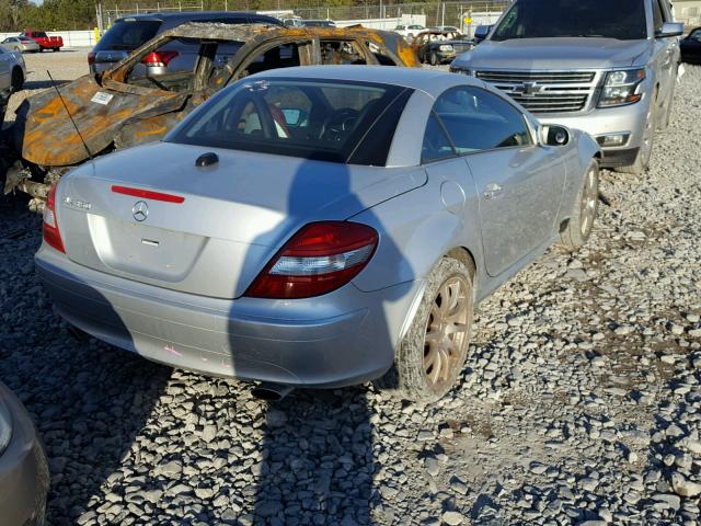 WDBWK56F95F047818 - 2005 MERCEDES-BENZ SLK 350 SILVER photo 4