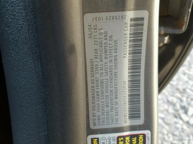 WVWCD63B05E022530 - 2005 VOLKSWAGEN PASSAT GLS GRAY photo 10