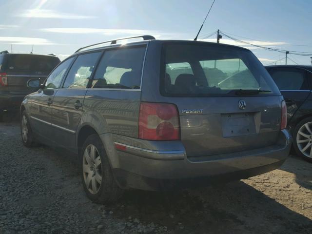 WVWCD63B05E022530 - 2005 VOLKSWAGEN PASSAT GLS GRAY photo 3