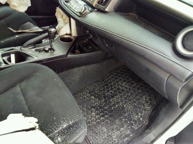 2T3RFREVXDW036200 - 2013 TOYOTA RAV4 XLE WHITE photo 5