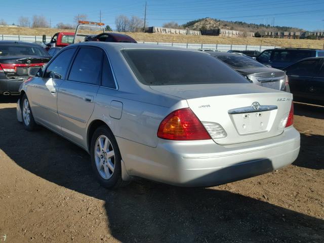 4T1BF28B12U242585 - 2002 TOYOTA AVALON XL SILVER photo 3